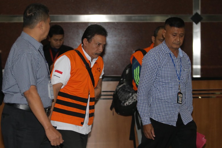 Bupati Batubara OK Arya Zulkarnain Resmi Ditahan KPK Bupati Batubara OK Arya Zulkarnain Resmi Ditahan KPK