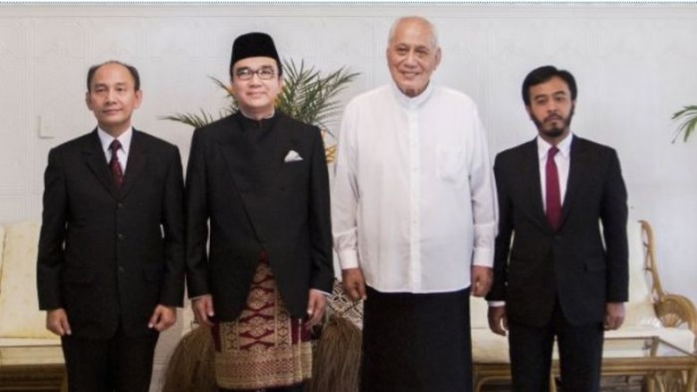 Pertikaian Terjadi Saat Diplomat RI Diwawancarai Wartawan di Samoa Pertikaian Terjadi Saat Diplomat RI Diwawancarai Wartawan di Samoa