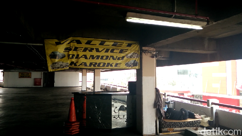 Di Tempat Karaoke Ini Indra Piliang Ditangkap Polisi Di Tempat Karaoke Ini Indra Piliang Ditangkap Polisi