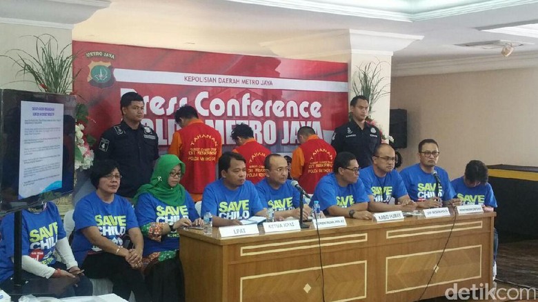 Video Gay Anak Berafiliasi dengan Jaringan Internasional detikNews780 × 438Search by image Pengedar Video Gay Anak Berafiliasi dengan Jaringan Internasional