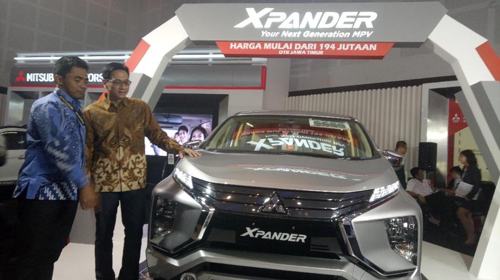 Mitsubishi Xpander Mejeng di Surabaya Mitsubishi Xpander Mejeng di Surabaya