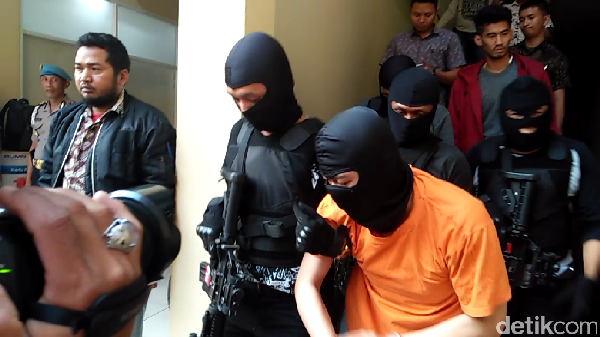 Sanggah Murti PSK, Teman Sekos: Dia Begitu Kalau Kepepet Saja Sanggah Murti PSK, Teman Sekos: Dia Begitu Kalau Kepepet Saja