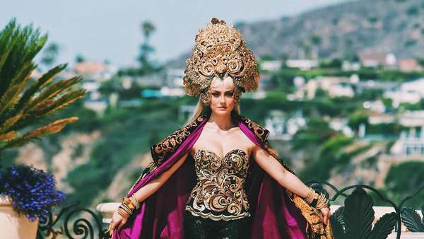 Cerita Anne Avantie Dandani Agnez Mo di Video Klip Long As I Get Paid Cerita Anne Avantie Dandani Agnez Mo di Video Klip Long As I Get Paid