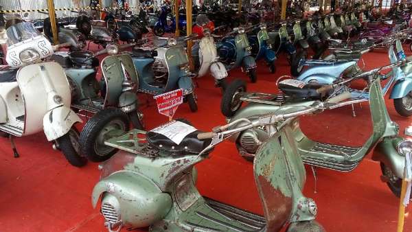 Penggemar Vespa Kumpul di Yogyakarta Penggemar Vespa Kumpul di Yogyakarta