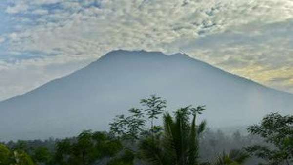 Ada Erupsi Gunung Agung, Menhub Pastikan ASEM TMM Tetap Berjalan Ada Erupsi Gunung Agung, Menhub Pastikan ASEM TMM Tetap Berjalan