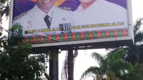 Baliho Walkot Pekanbaru Bergelar Profesor Jadi Pergunjingan Warga Baliho Walkot Pekanbaru Bergelar Profesor Jadi Pergunjingan Warga