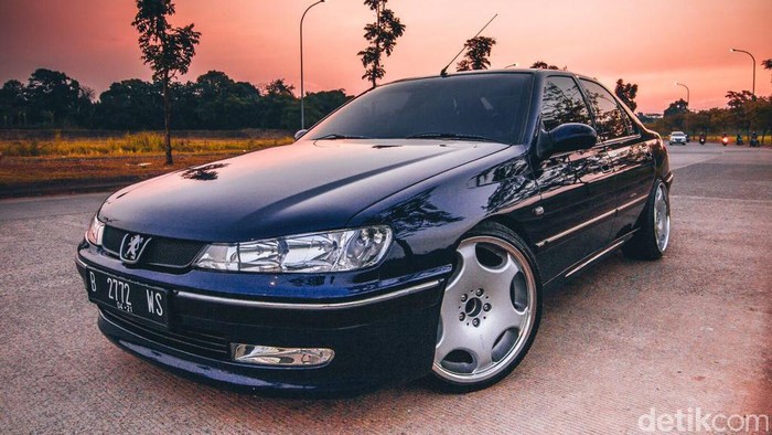Mobil-mobil Prancis Lawas dan Baru Siap Adu Cantik di Kemang Mobil-mobil Prancis Lawas dan Baru Siap Adu Cantik di Kemang