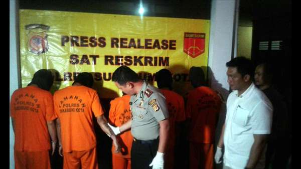 Kawanan Maling Rumah Kosong Jawa Barat Dibekuk Polisi di Sukabumi Kawanan Maling Rumah Kosong Jawa Barat Dibekuk Polisi di Sukabumi