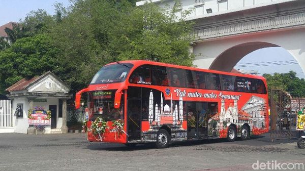 Ayo Naik Bus Tingkat Gratis Keliling Lokasi Wisata di Semarang