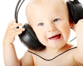 4 Manfaat Mendengarkan Musik untuk Bayi 4 Manfaat Mendengarkan Musik untuk Bayi