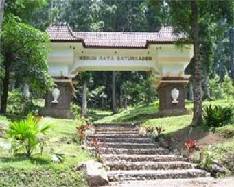 Menikmati Keindahan Air Terjun di Baturaden Menikmati Keindahan Air Terjun di Baturaden