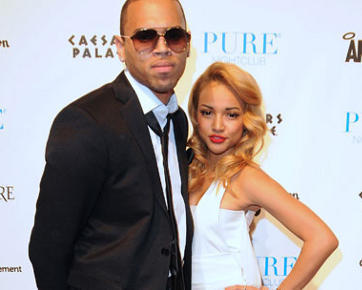 Pacar Chris Brown Ketakutan Diancam Dibunuh Fans Rihanna Pacar Chris Brown Ketakutan Diancam Dibunuh Fans Rihanna