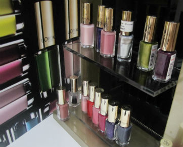 Warna-warni Elektrik dalam Koleksi Make-up Terbaru LOreal Paris Warna-warni Elektrik dalam Koleksi Make-up Terbaru LOreal Paris