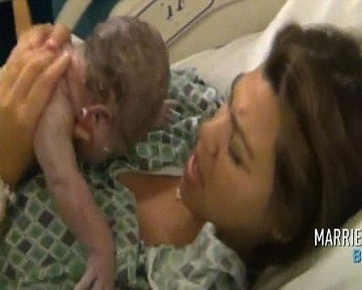 Kourtney Kardashian Menarik Sendiri Bayinya Keluar Saat Melahirkan Kourtney Kardashian Menarik Sendiri Bayinya Keluar Saat Melahirkan