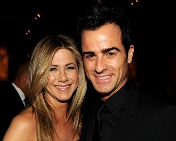 Jennifer Aniston Larang Sang Ibu Datang ke Pernikahannya Jennifer Aniston Larang Sang Ibu Datang ke Pernikahannya