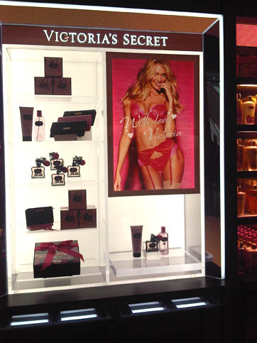 Toko Victorias Secret Pertama di Indonesia Resmi Dibuka di Plaza Senayan Toko Victorias Secret Pertama di Indonesia Resmi Dibuka di Plaza Senayan