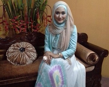 Dian Pelangi Pamer Koleksi di Eropa, 2 Koper Busana Muslim Habis Terjual Dian Pelangi Pamer Koleksi di Eropa, 2 Koper Busana Muslim Habis Terjual