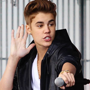 Umur Justin Bieber 2013 | masih di bawah umur justin bieber diusir dari klub malam Umur Justin Bieber 2013 | masih di bawah umur justin bieber diusir dari klub malam