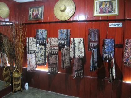 Tresna Art, Pusatnya Belanja Batik Gentongan Khas Madura yang Unik Tresna Art, Pusatnya Belanja Batik Gentongan Khas Madura yang Unik