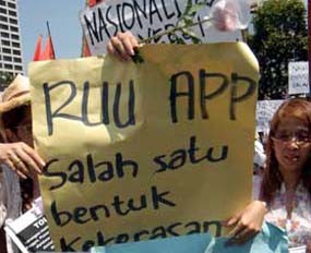 Inilah Isi RUU Pornografi Inilah Isi RUU Pornografi