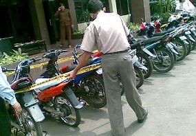Hati-hati, Motor Anda Hilang dalam 1 Menit! Hati-hati, Motor Anda Hilang dalam 1 Menit!