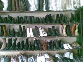 PNS Wajib Pakai Sepatu Lokal PNS Wajib Pakai Sepatu Lokal