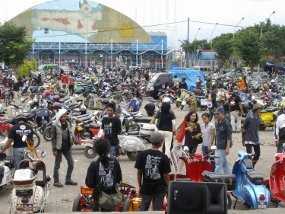 Vespa Gembel, Bak Tong Sampah Berjalan Vespa Gembel, Bak Tong Sampah Berjalan