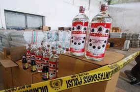 Bea Cukai Musnahkan 103.057 Botol Miras Bea Cukai Musnahkan 103.057 Botol Miras