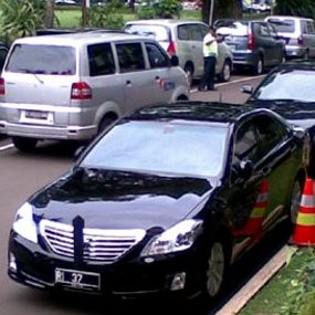 Mobil Dinas Menteri di Dunia Mobil Dinas Menteri di Dunia
