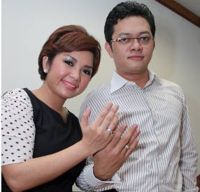 Joy Tobing dan Suami Dilaporkan Atas Kasus Perzinahan Joy Tobing dan Suami Dilaporkan Atas Kasus Perzinahan
