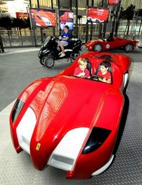 Sekarang, Anak Kecil Bisa Nyetir Ferrari Sekarang, Anak Kecil Bisa Nyetir Ferrari