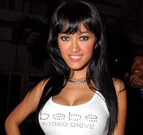 Julia Perez Menentang Keras Tes Keperawanan Julia Perez Menentang Keras Tes Keperawanan