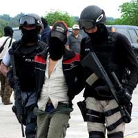 Petugas Kebersihan Gudang Senjata Polri Akui Bungkus Peluru Teroris Petugas Kebersihan Gudang Senjata Polri Akui Bungkus Peluru Teroris