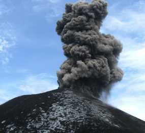 8 Gunung Api di Indonesia Berstatus Waspada 8 Gunung Api di Indonesia Berstatus Waspada