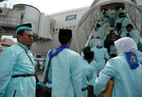 Abu Merapi Tunda Keberangkatan Rombongan Haji dari Solo Abu Merapi Tunda Keberangkatan Rombongan Haji dari Solo