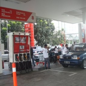 Pakai Premium Atau Pertamax, Iritan Mana? Pakai Premium Atau Pertamax, Iritan Mana?