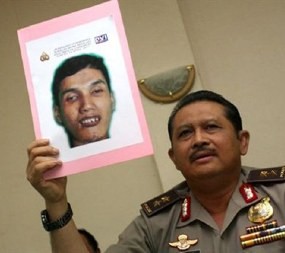 M Syarif Diduga Belajar Sendiri Cara Buat Bom M Syarif Diduga Belajar Sendiri Cara Buat Bom