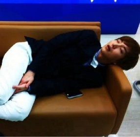 Foto Leeteuk \SuJu\ Tidur Jadi Buah Bibir di Twitter Foto Leeteuk \SuJu\ Tidur Jadi Buah Bibir di Twitter