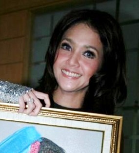 Maia Estianty Nikmati Hikmah Perceraian dengan Ahmad Dhani Maia Estianty Nikmati Hikmah Perceraian dengan Ahmad Dhani