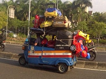 Angkutan Bajaj Kelebihan Muatan Angkutan Bajaj Kelebihan Muatan