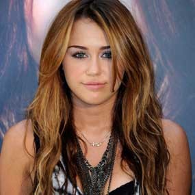 Email Miley Cyrus Dibajak? Email Miley Cyrus Dibajak?