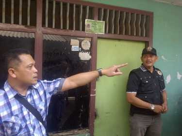 Foto di dalam Kardus TV Dicuri Rahmat Untuk Mengelabui Polisi Foto di dalam Kardus TV Dicuri Rahmat Untuk Mengelabui Polisi