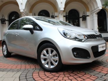 Ini Dia Perbedaan KIA Rio Pasar Eropa dan Indonesia Ini Dia Perbedaan KIA Rio Pasar Eropa dan Indonesia