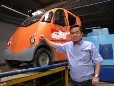 Melongok Pabrik Mobil Rakyat Melongok Pabrik Mobil Rakyat
