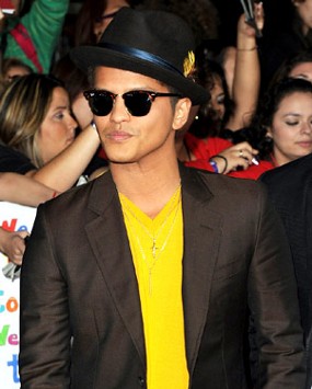 Bruno Mars Ciptakan \Billionaire\ Saat Krisis Ekonomi di Inggris Bruno Mars Ciptakan \Billionaire\ Saat Krisis Ekonomi di Inggris