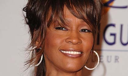 Baju dan Perhiasan Whitney Houston Akan Dilelang Baju dan Perhiasan Whitney Houston Akan Dilelang