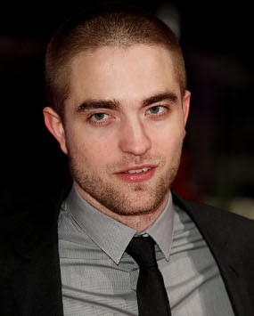 Robert Pattinson Tak Mau Telanjang Dada di Film Robert Pattinson Tak Mau Telanjang Dada di Film