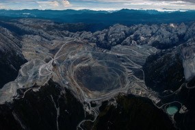 Tambang Emas Freeport di Papua Terbesar di Dunia Tambang Emas Freeport di Papua Terbesar di Dunia