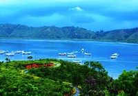 Pemandangan Mandeh dari atas puncak Mandeh Pemandangan Mandeh dari atas puncak Mandeh