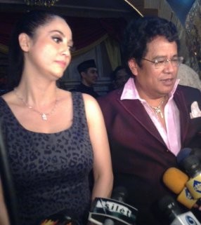 Kenapa Meriam Akhirnya Mau Berdamai dengan Hotman? Kenapa Meriam Akhirnya Mau Berdamai dengan Hotman?